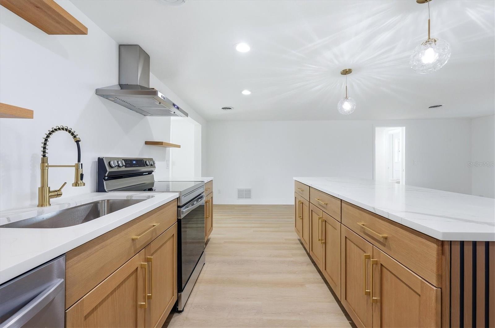 761 S VENICE BLVD, VENICE, FL, 34293