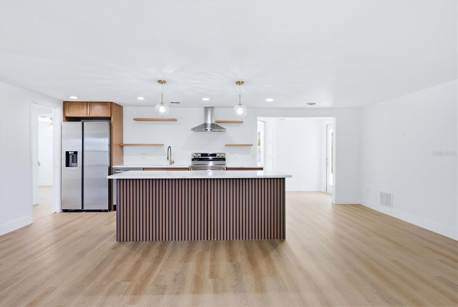 761 S VENICE BLVD, VENICE, FL, 34293