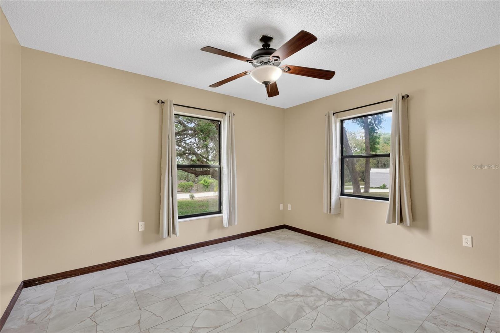 40248 ORANGE CIR, LADY LAKE, FL, 32159