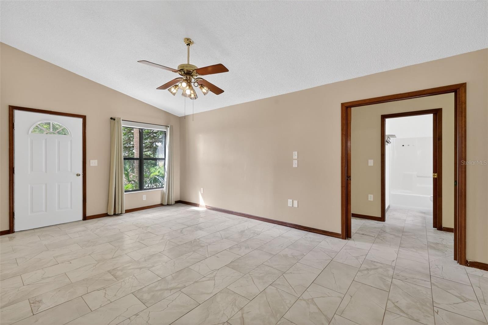 40248 ORANGE CIR, LADY LAKE, FL, 32159