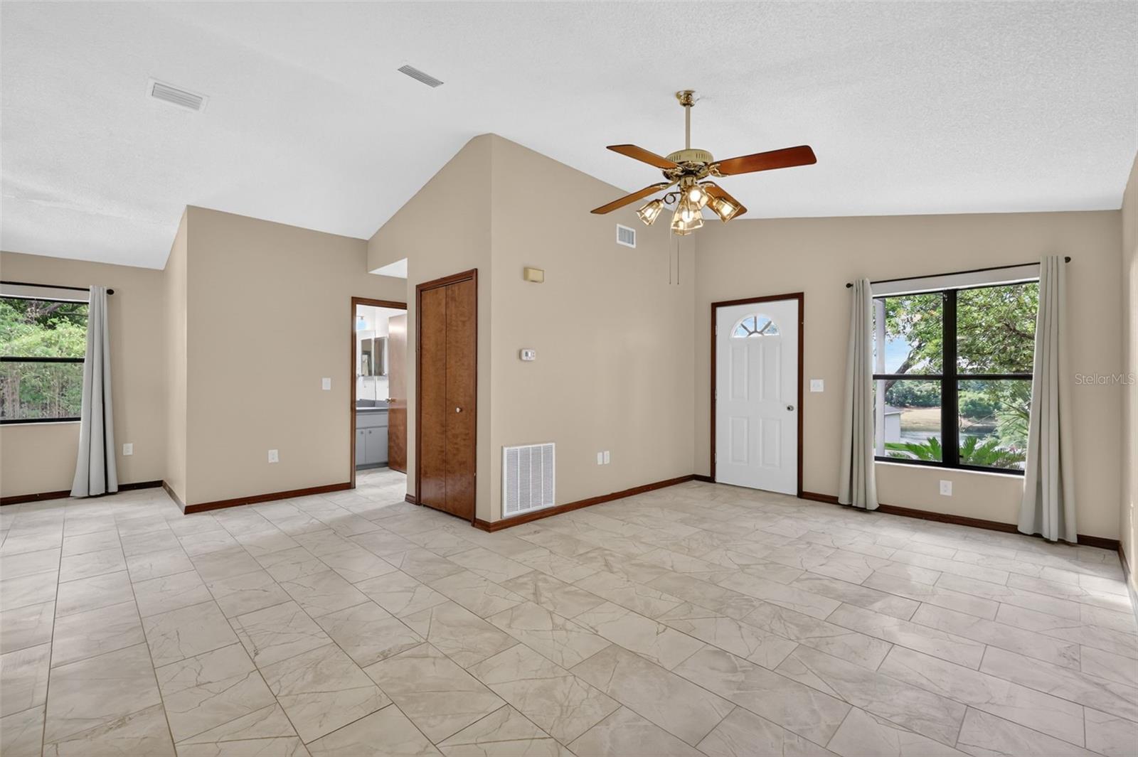 40248 ORANGE CIR, LADY LAKE, FL, 32159
