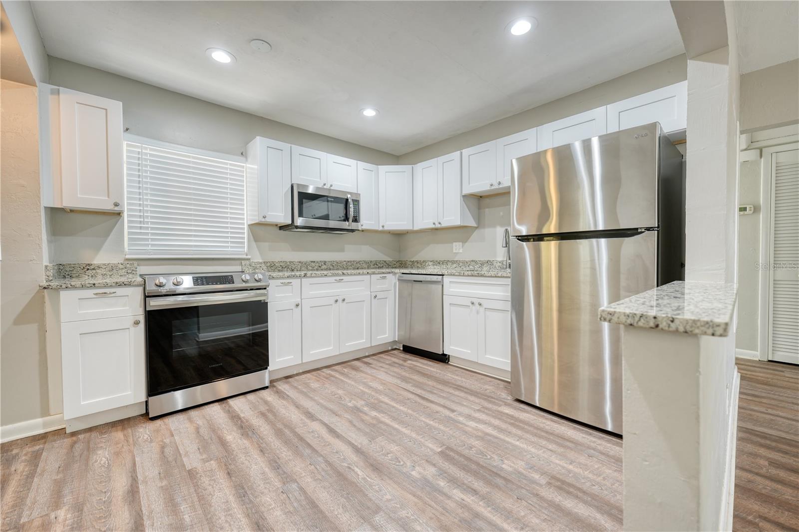 8086 28TH AVE N, ST PETERSBURG, FL, 33710