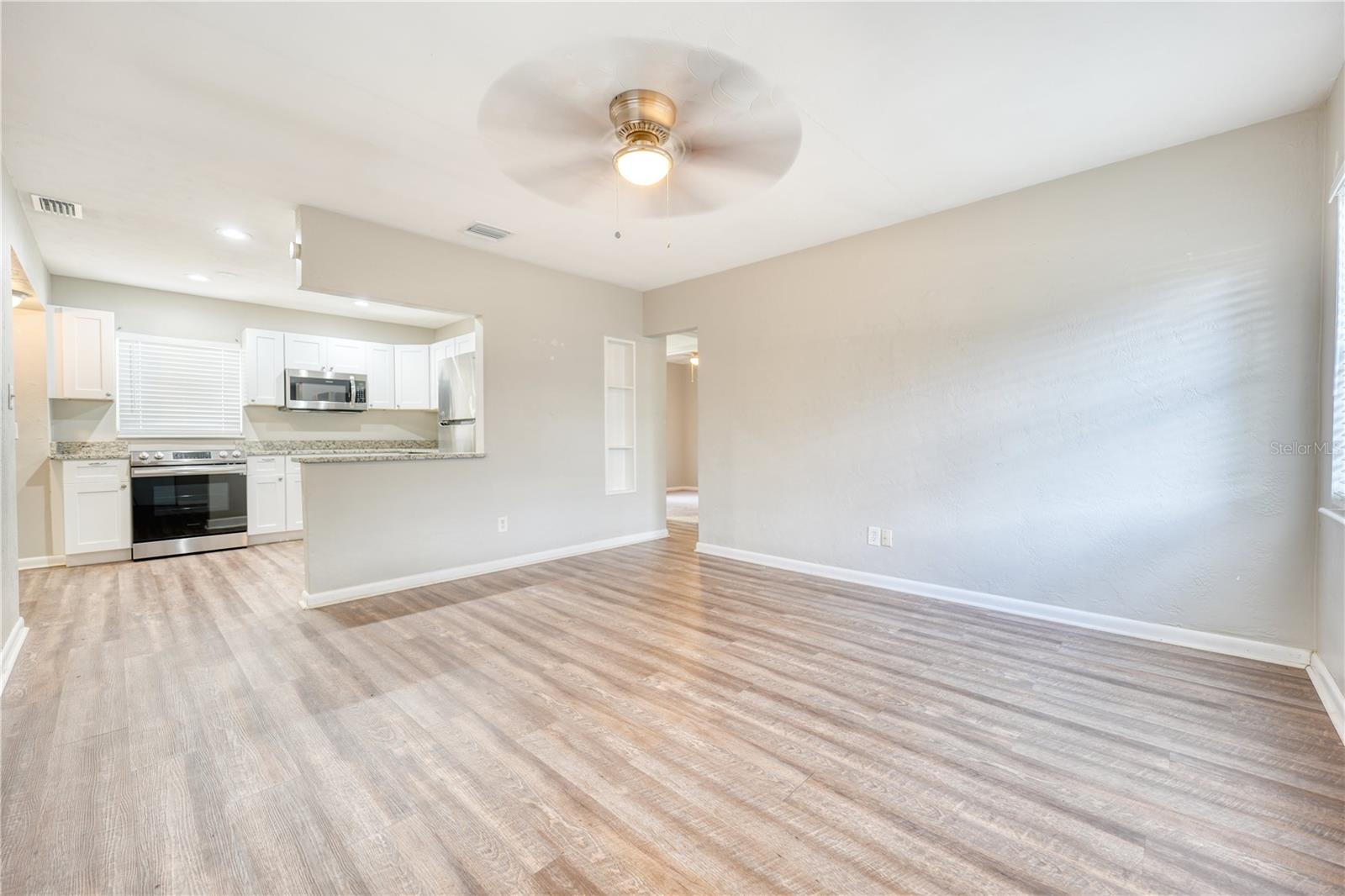 8086 28TH AVE N, ST PETERSBURG, FL, 33710