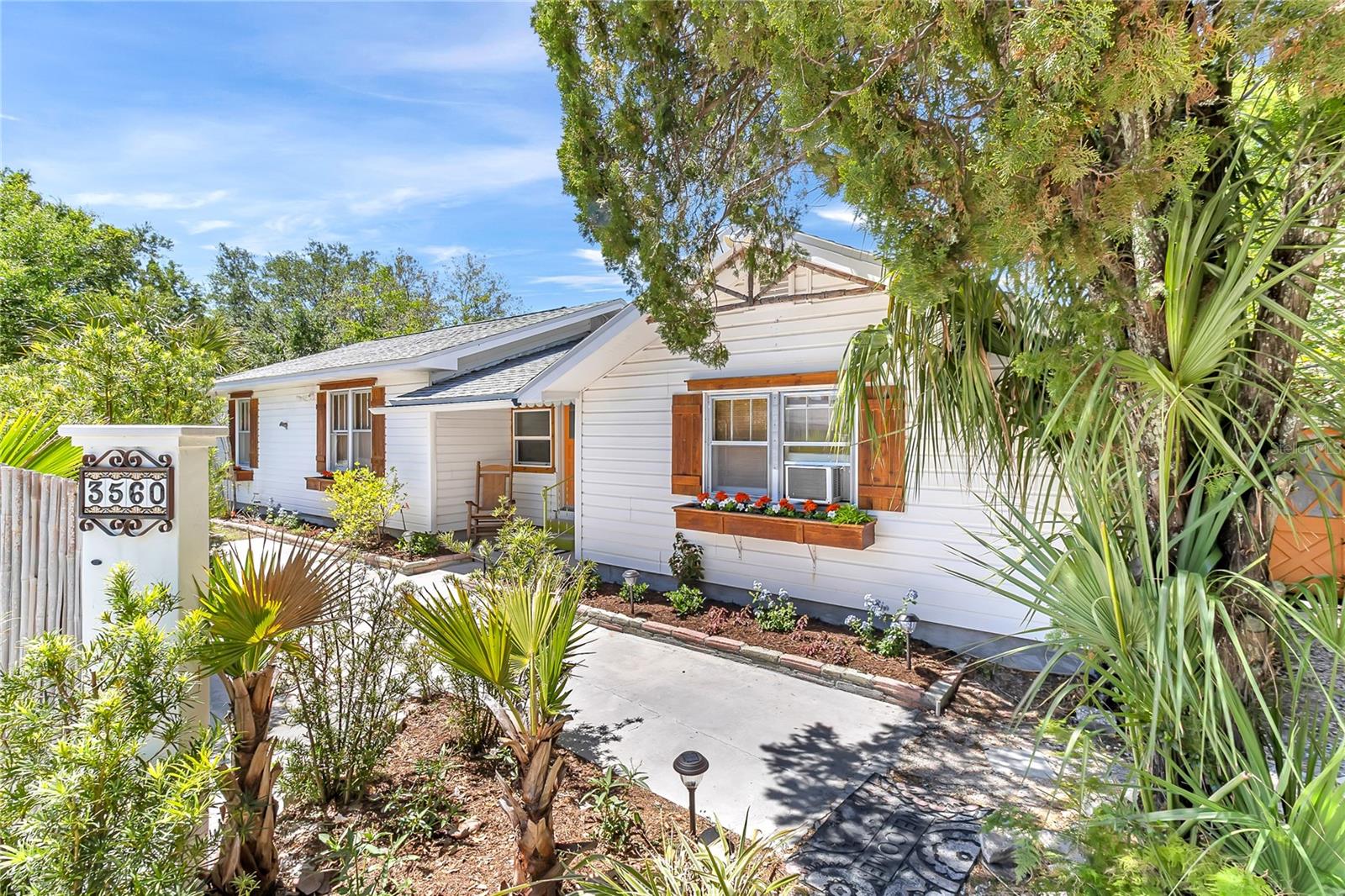 3560 MARTIN AVE, MOUNT DORA, FL, 32757