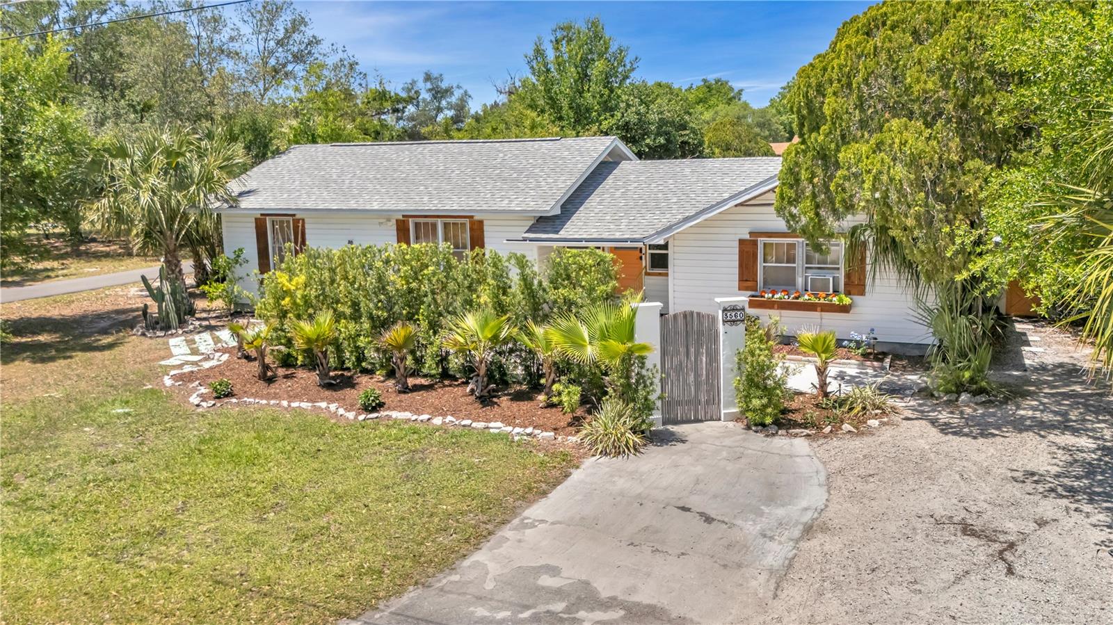 3560 MARTIN AVE, MOUNT DORA, FL, 32757