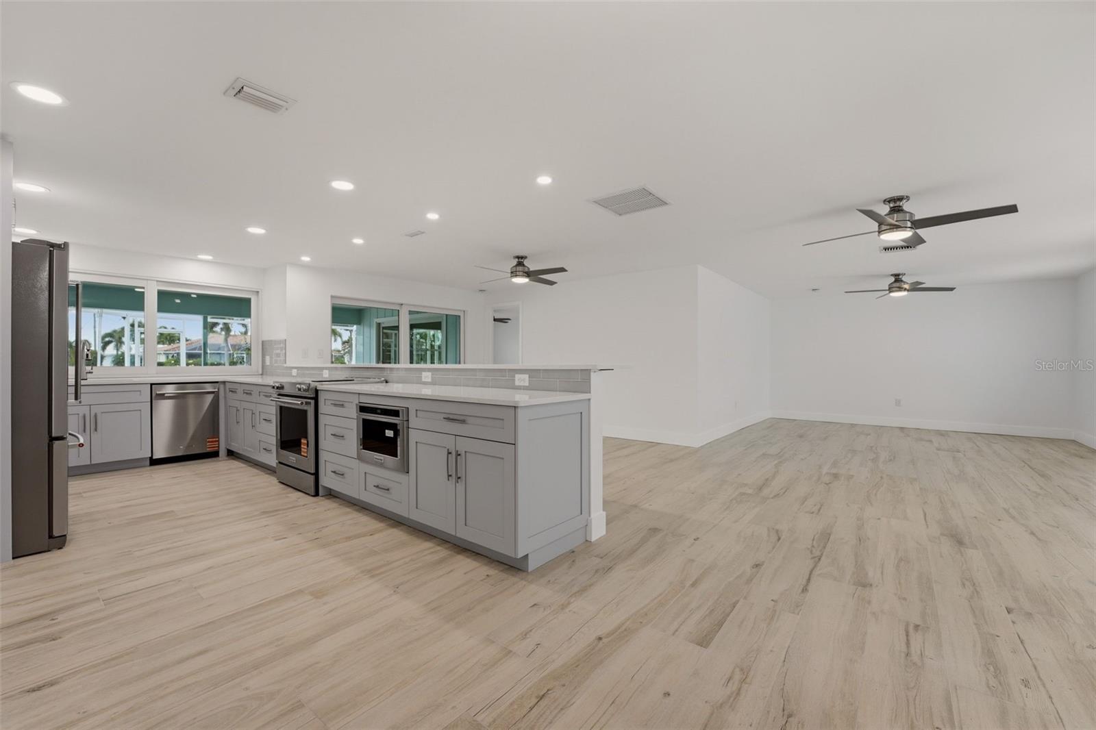 548 BELVEDERE CT, PUNTA GORDA, FL, 33950