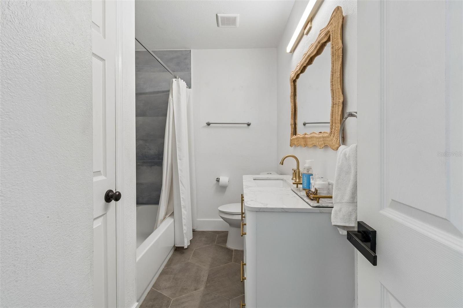 3320 W IOWA AVE, TAMPA, FL, 33611