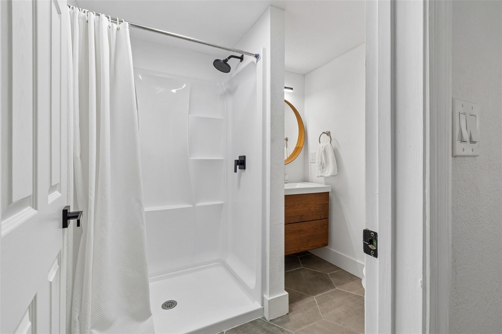 3320 W IOWA AVE, TAMPA, FL, 33611