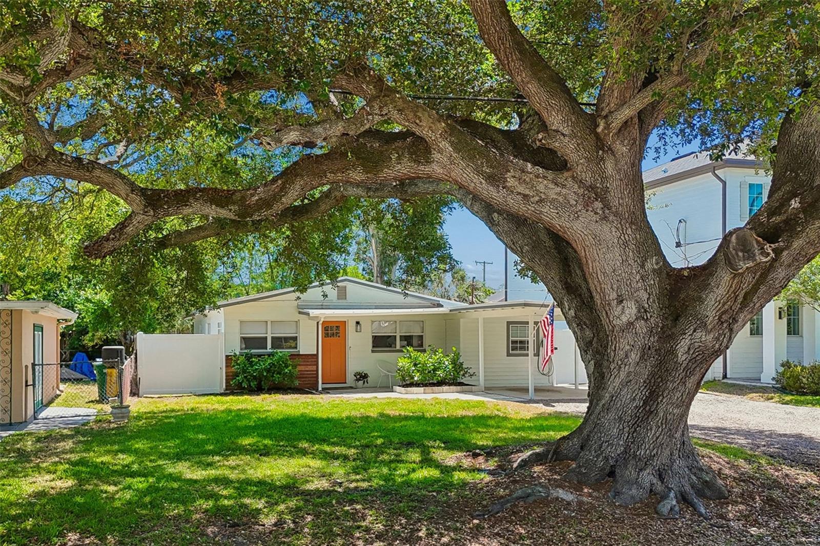 3320 W IOWA AVE, TAMPA, FL, 33611