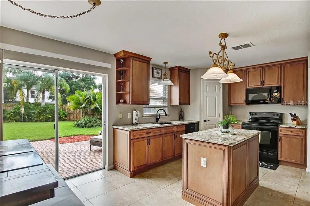 1915 CORNER CREST CT, ORLANDO, FL, 32820