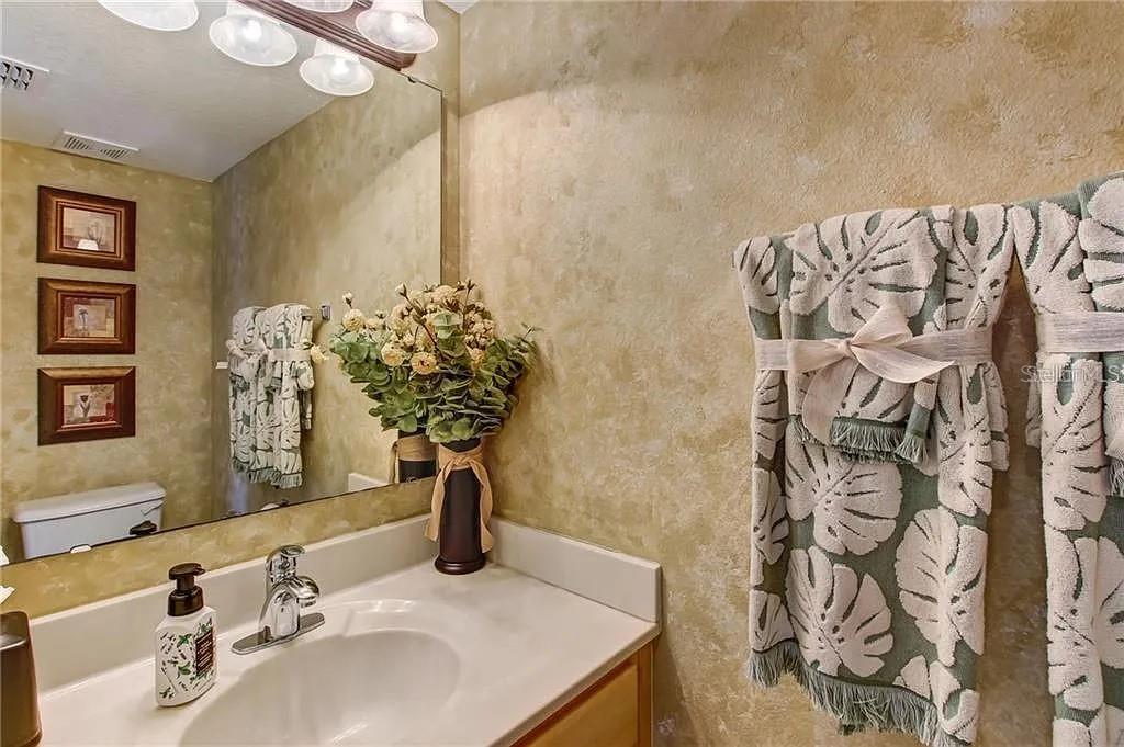 1915 CORNER CREST CT, ORLANDO, FL, 32820