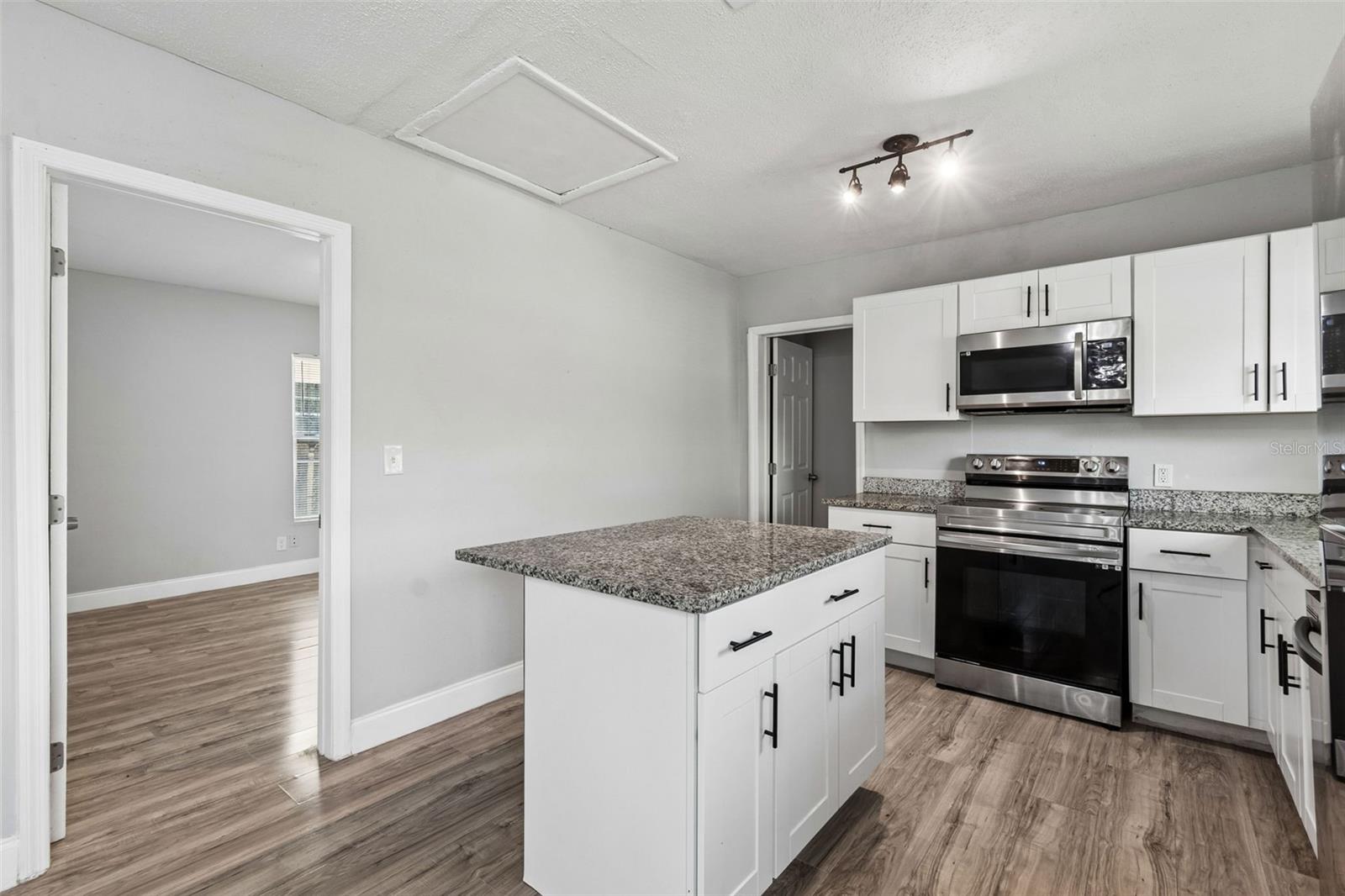 8008 N 12TH ST, TAMPA, FL, 33604