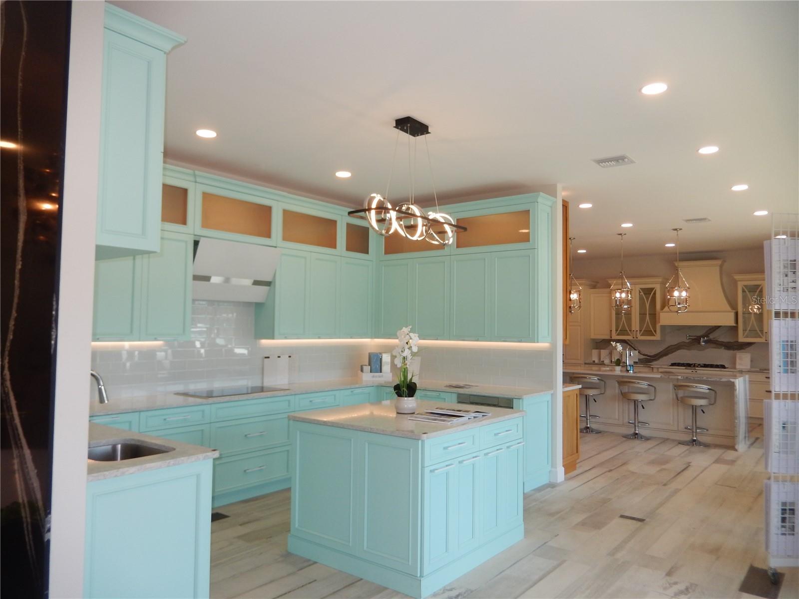 6804 CORTEZ RD W, BRADENTON, FL, 34210