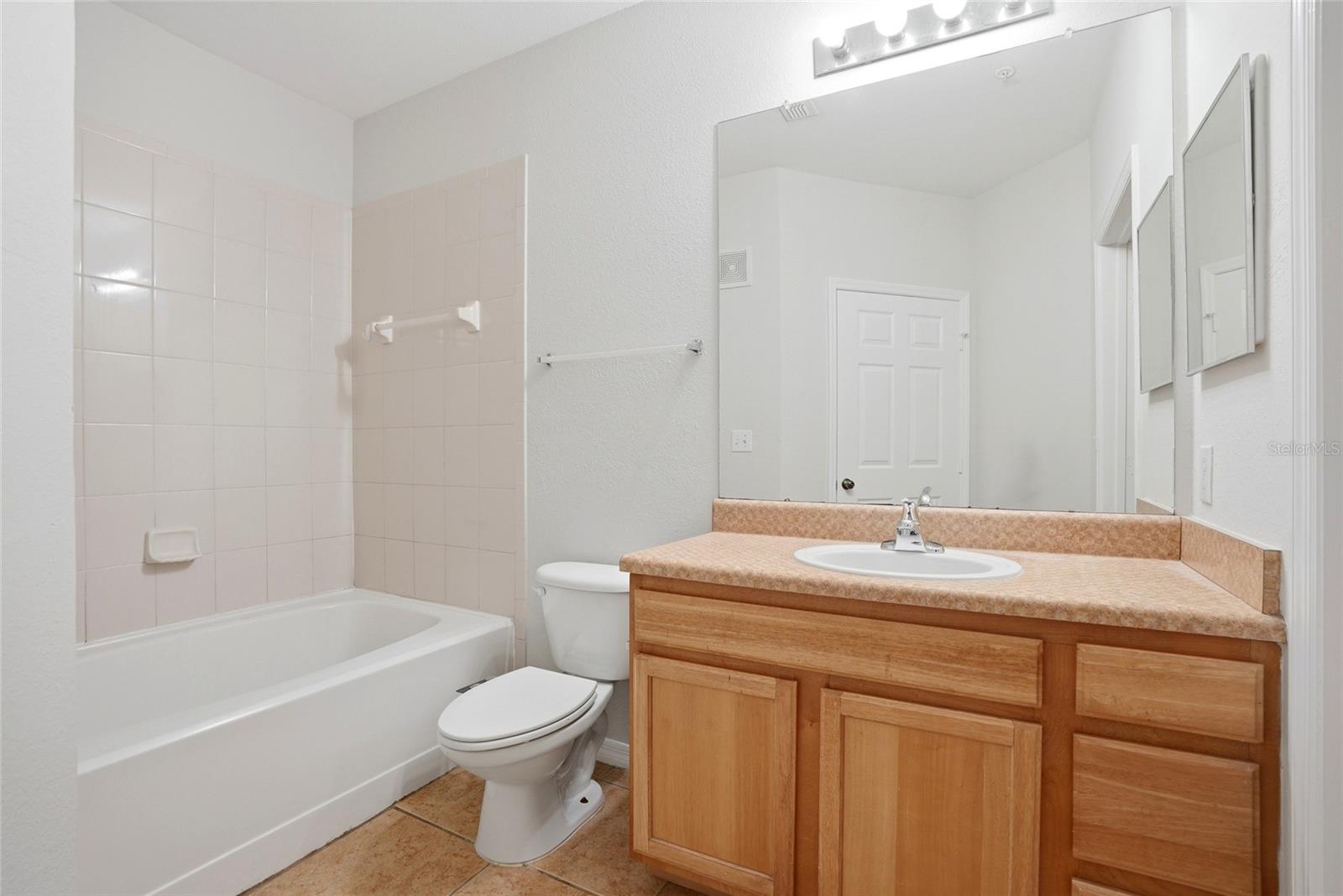 9916 COURTNEY PALMS BLVD #302, TAMPA, FL, 33619