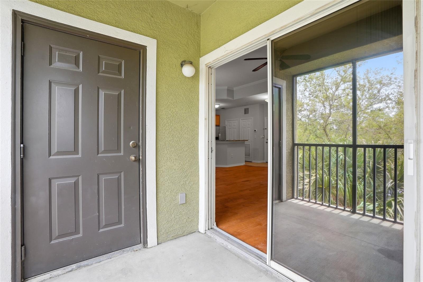 9916 COURTNEY PALMS BLVD #302, TAMPA, FL, 33619