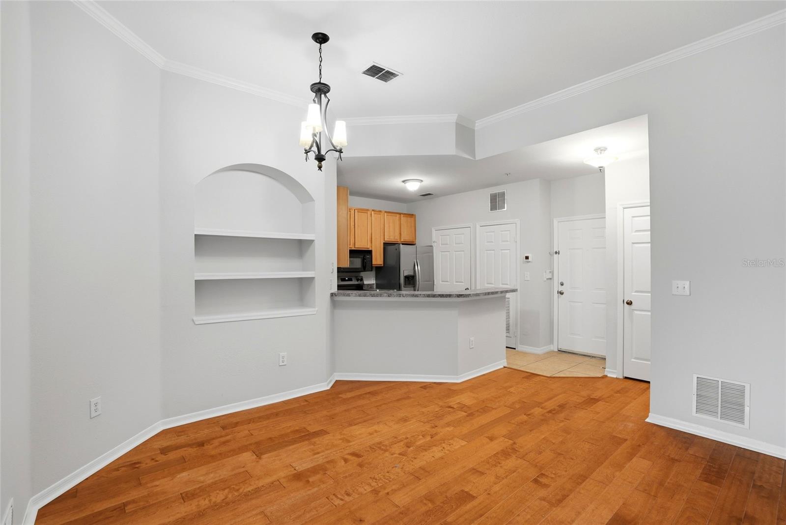 9916 COURTNEY PALMS BLVD #302, TAMPA, FL, 33619