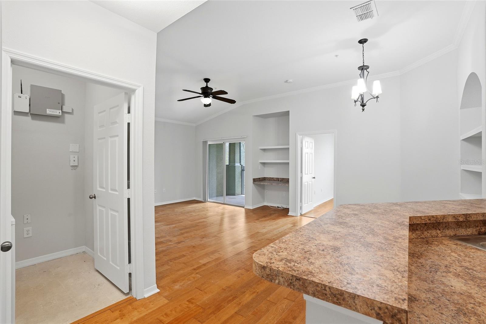 9916 COURTNEY PALMS BLVD #302, TAMPA, FL, 33619