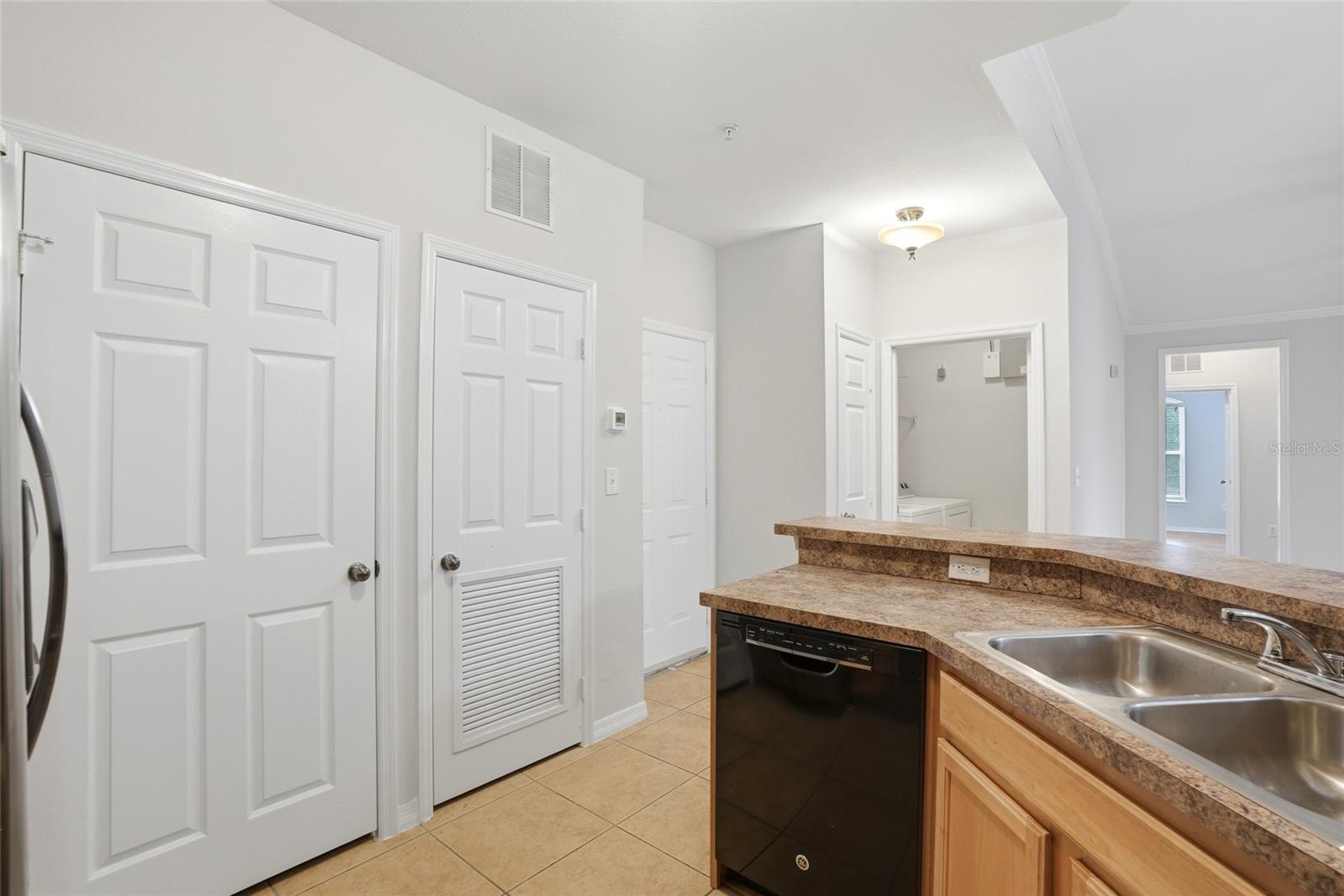 9916 COURTNEY PALMS BLVD #302, TAMPA, FL, 33619