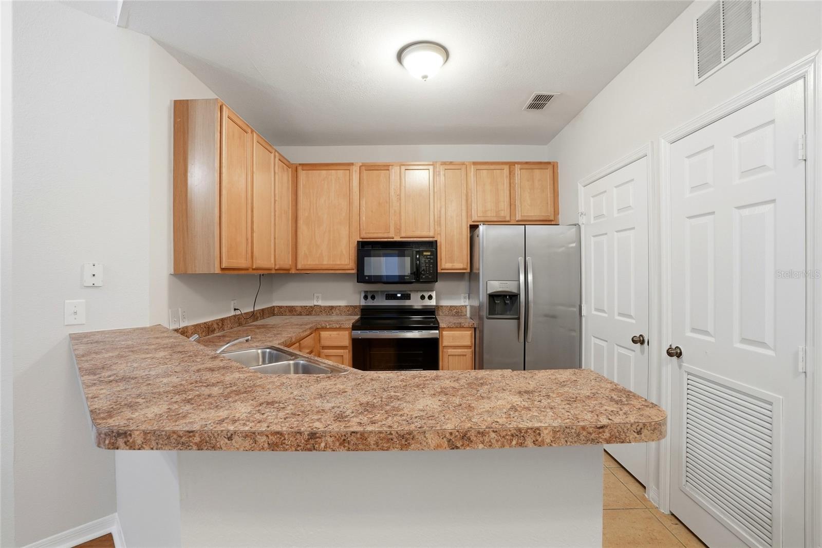 9916 COURTNEY PALMS BLVD #302, TAMPA, FL, 33619