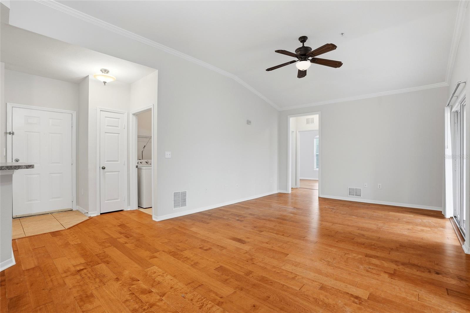 9916 COURTNEY PALMS BLVD #302, TAMPA, FL, 33619