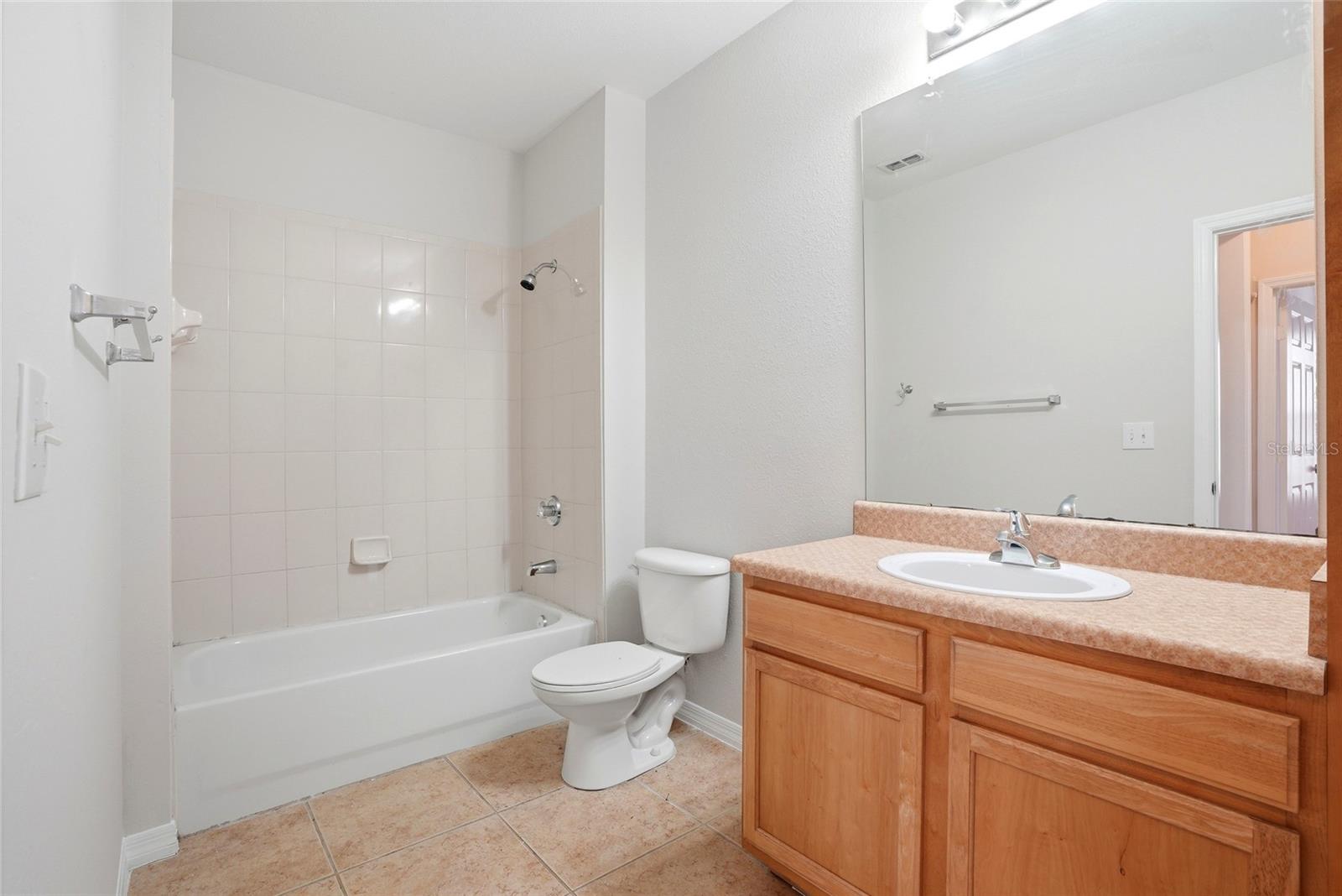 9916 COURTNEY PALMS BLVD #302, TAMPA, FL, 33619