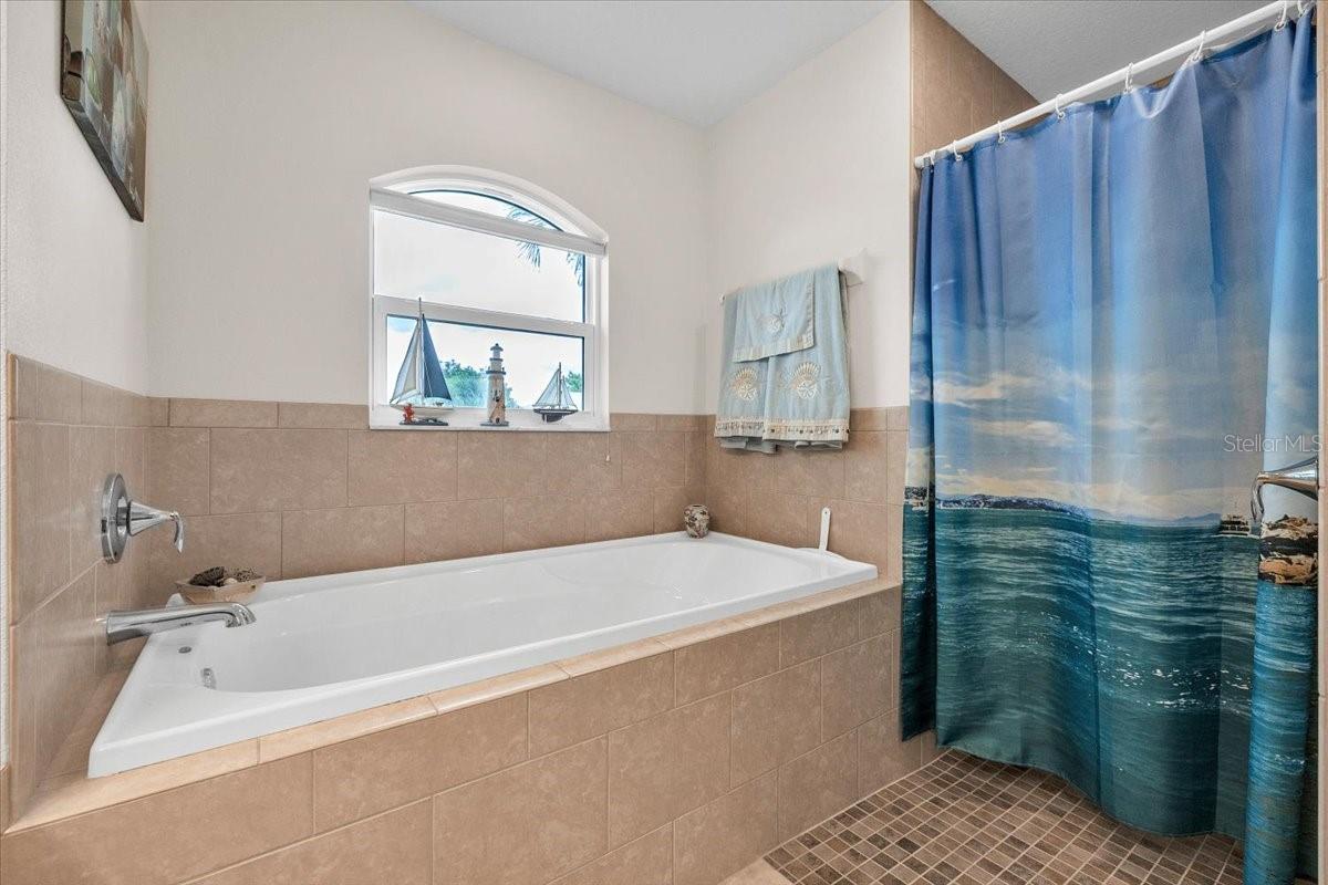 519 W CASHEW, PUNTA GORDA, FL, 33955