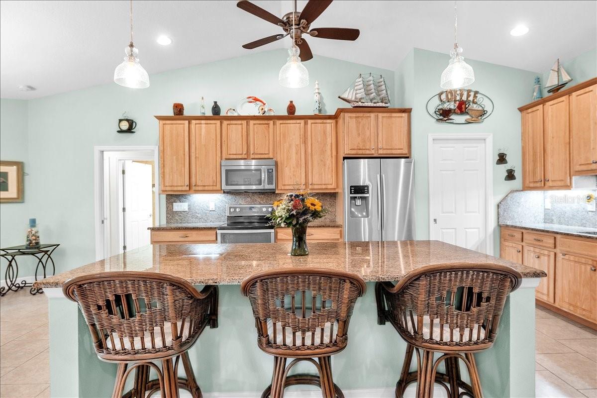 519 W CASHEW, PUNTA GORDA, FL, 33955