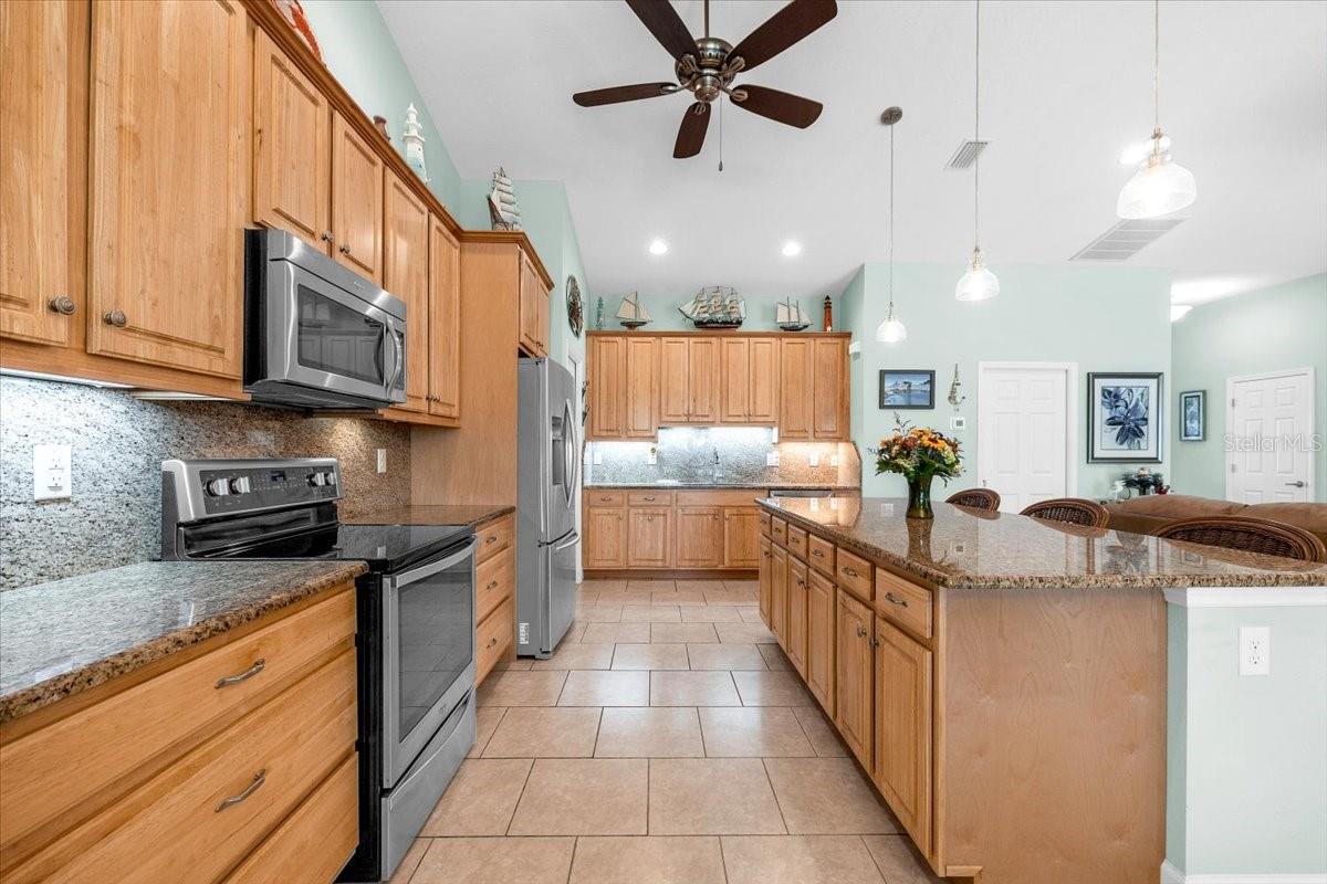 519 W CASHEW, PUNTA GORDA, FL, 33955