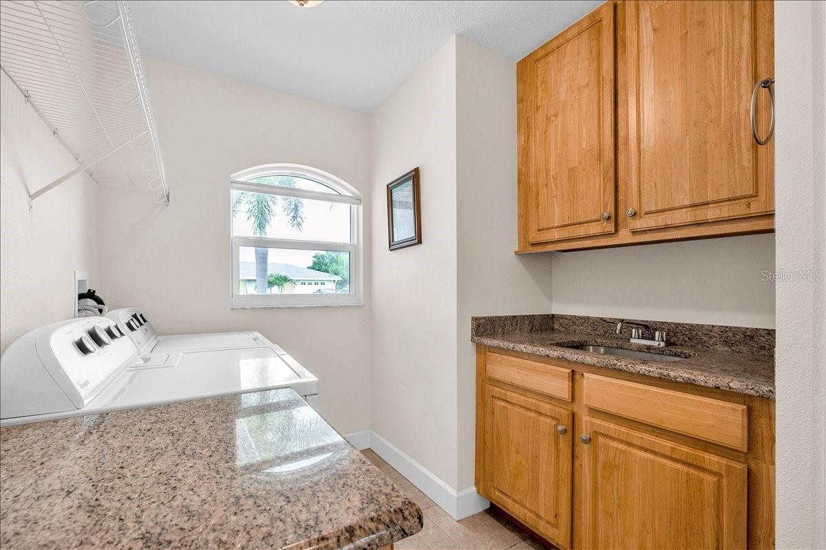 519 W CASHEW, PUNTA GORDA, FL, 33955