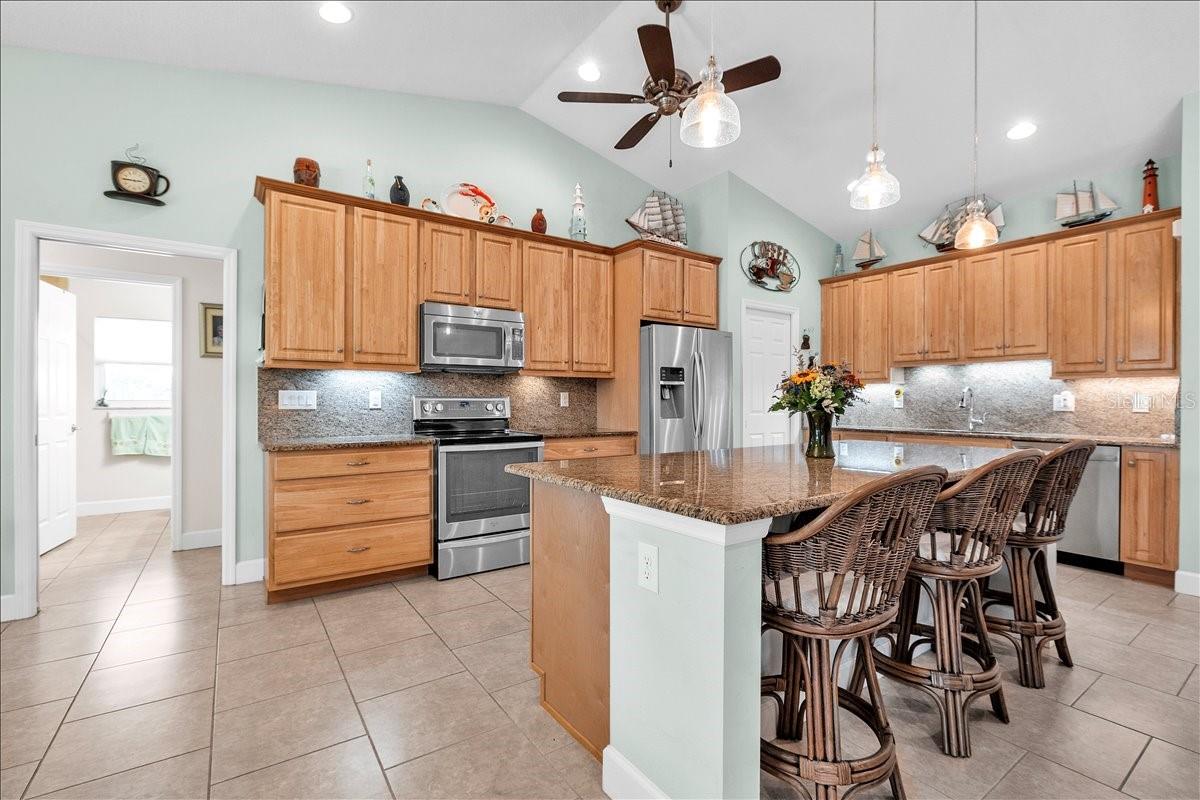 519 W CASHEW, PUNTA GORDA, FL, 33955