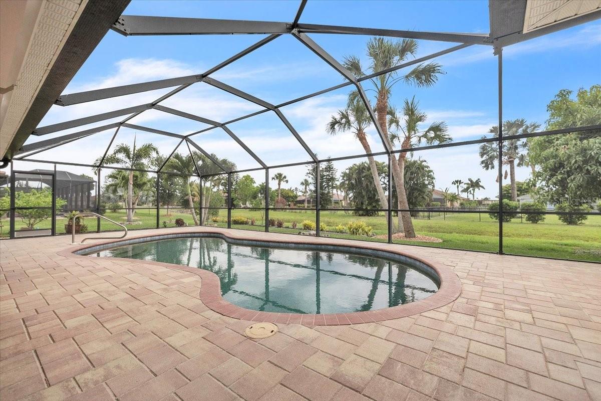 519 W CASHEW, PUNTA GORDA, FL, 33955