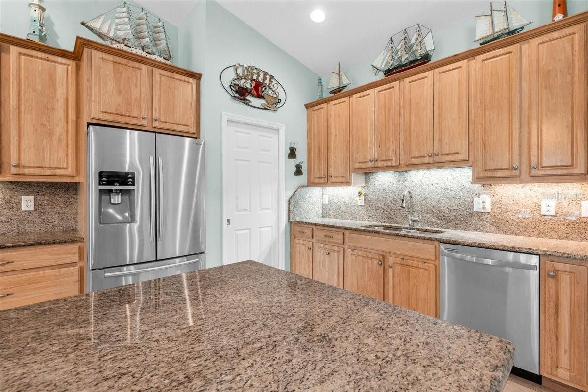 519 W CASHEW, PUNTA GORDA, FL, 33955