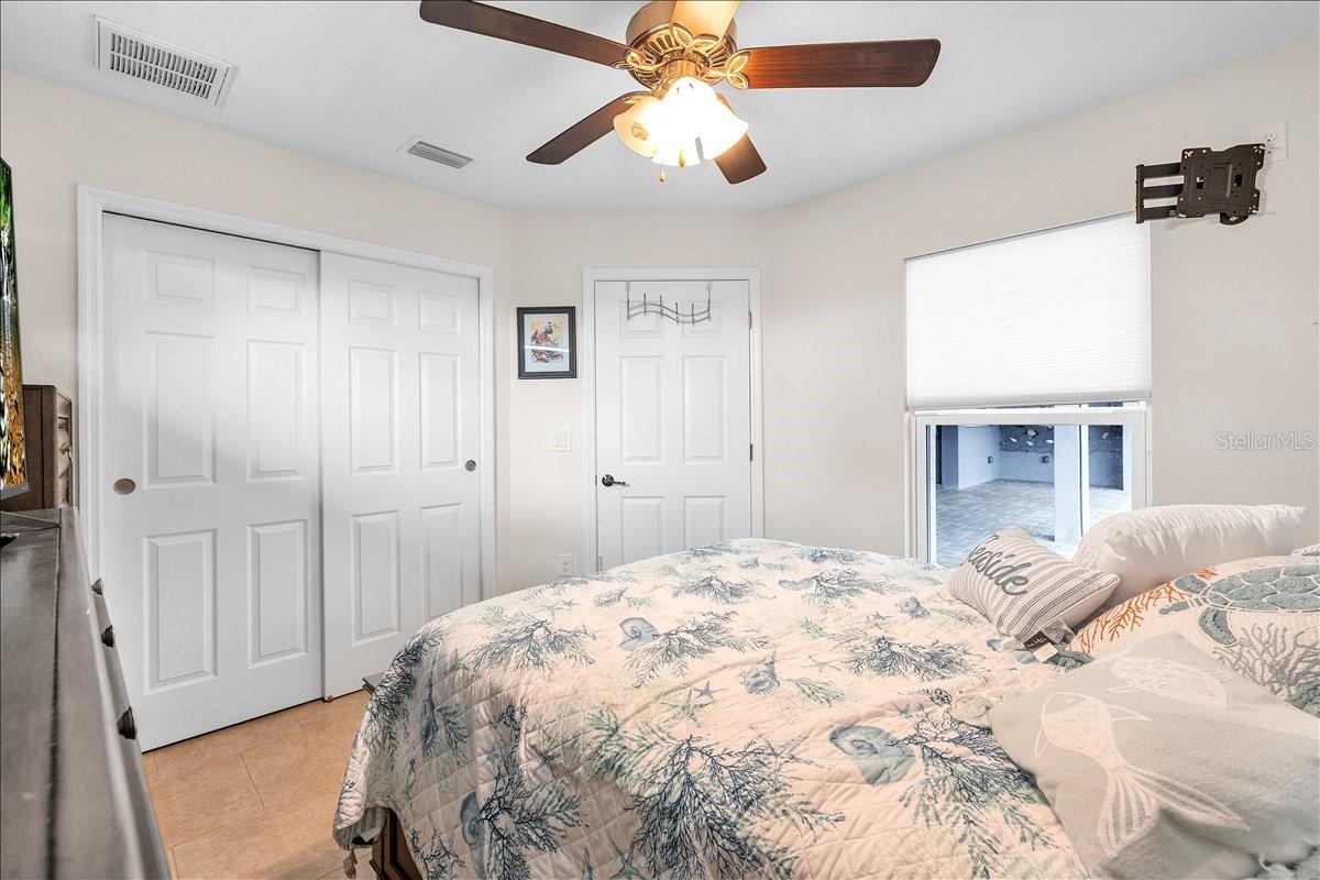 519 W CASHEW, PUNTA GORDA, FL, 33955