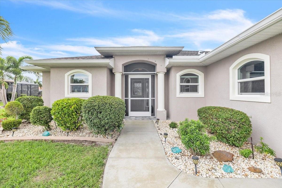 519 W CASHEW, PUNTA GORDA, FL, 33955