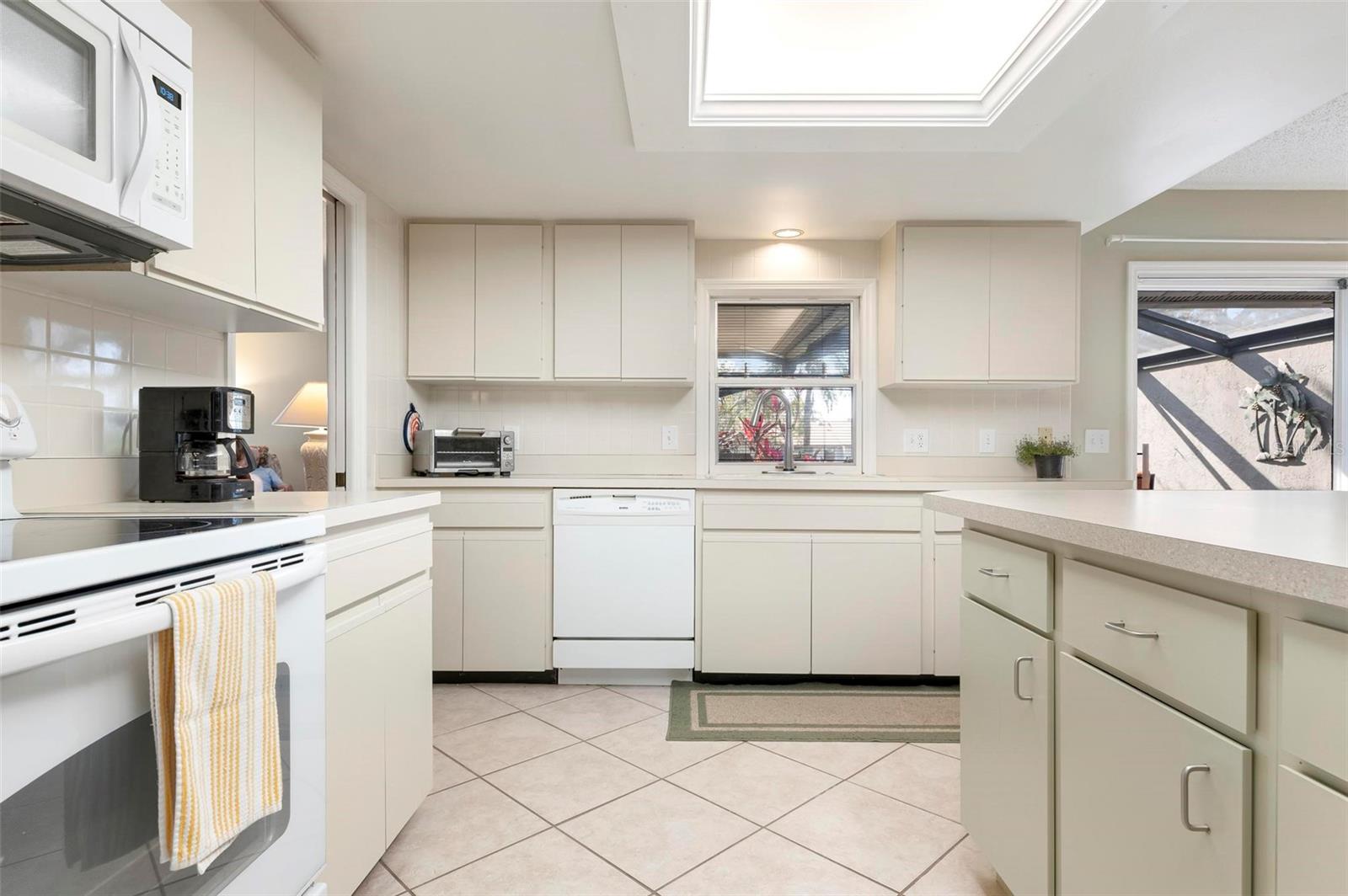 3896 WILSHIRE DR #11, SARASOTA, FL, 34238