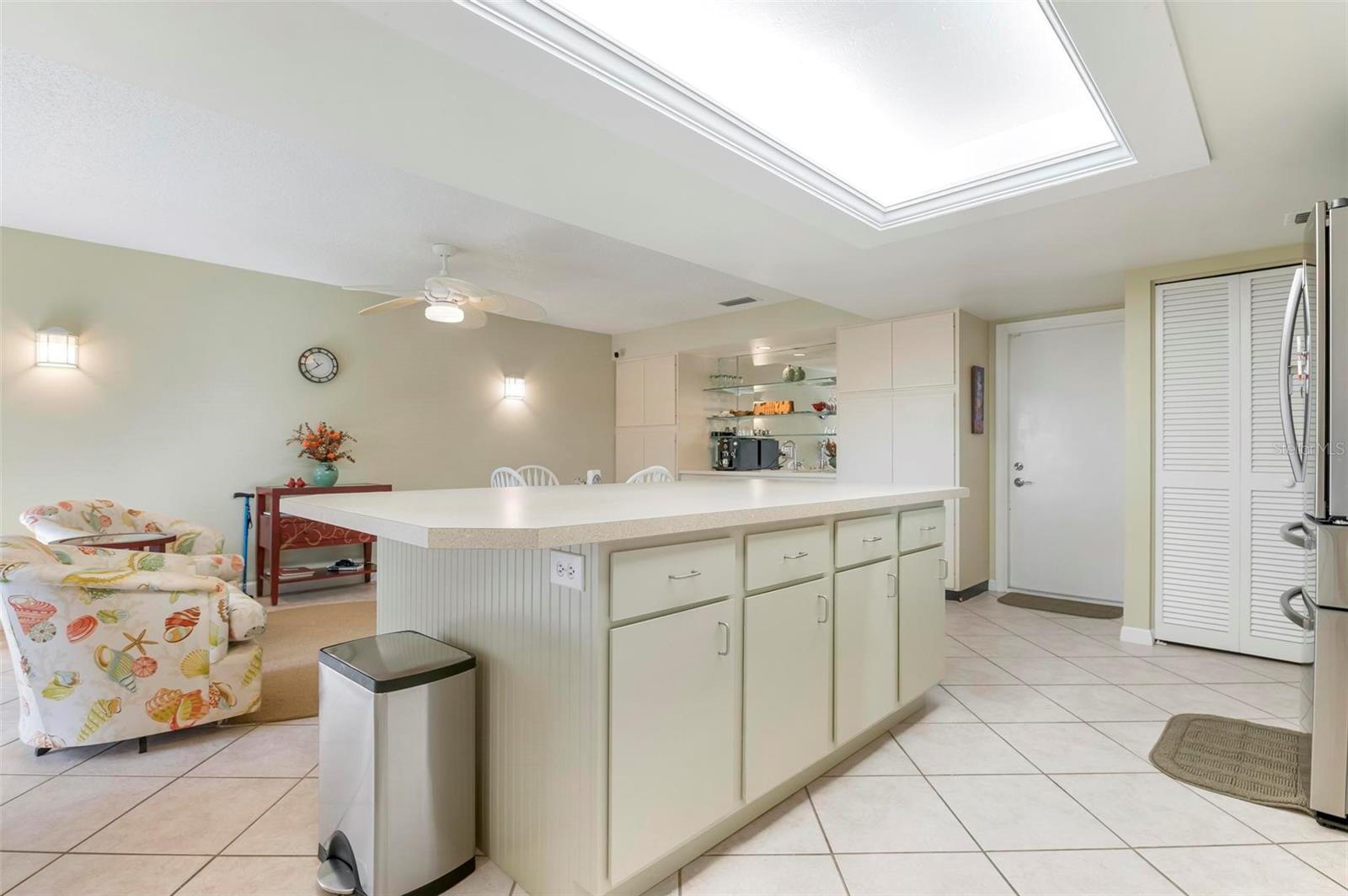 3896 WILSHIRE DR #11, SARASOTA, FL, 34238