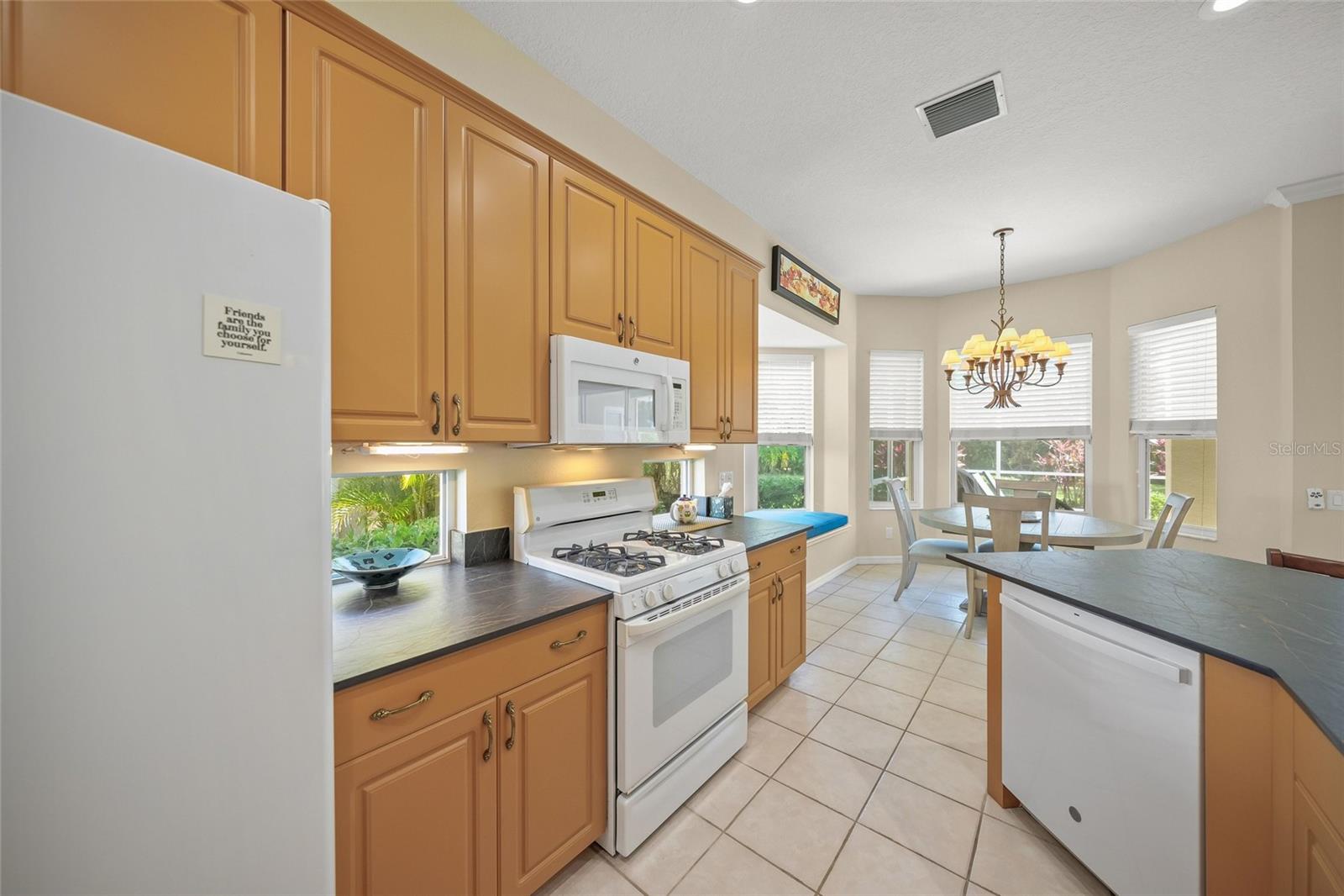 6923 LENNOX PL, UNIVERSITY PARK, FL, 34201