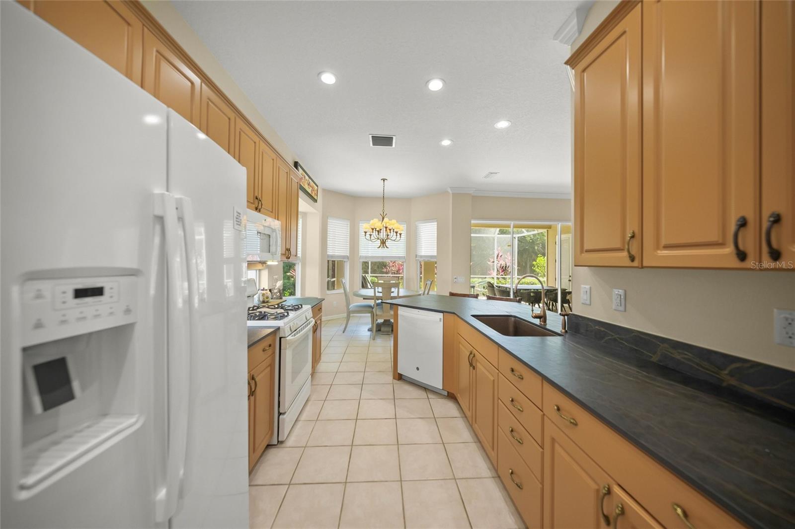 6923 LENNOX PL, UNIVERSITY PARK, FL, 34201