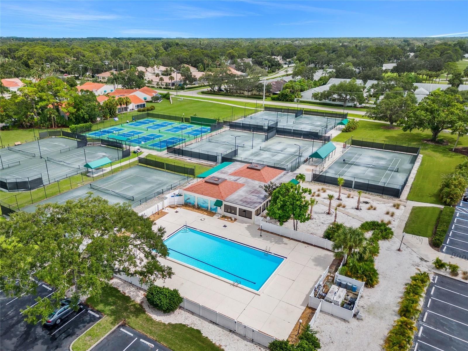 6923 LENNOX PL, UNIVERSITY PARK, FL, 34201