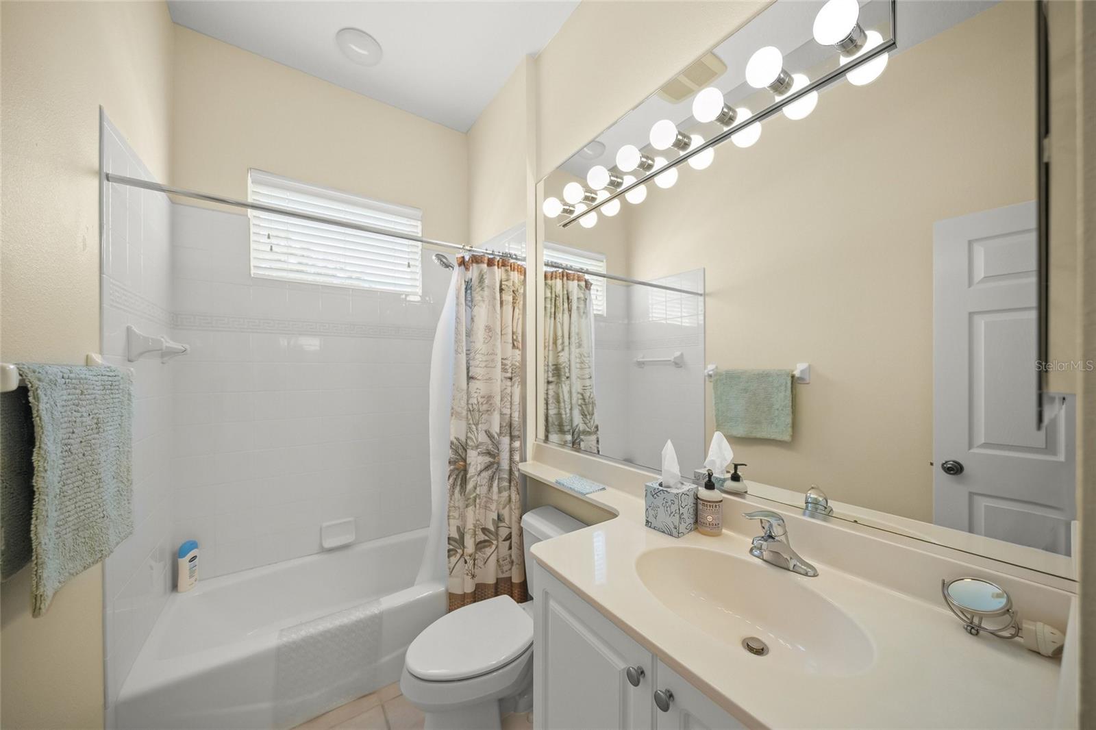 6923 LENNOX PL, UNIVERSITY PARK, FL, 34201