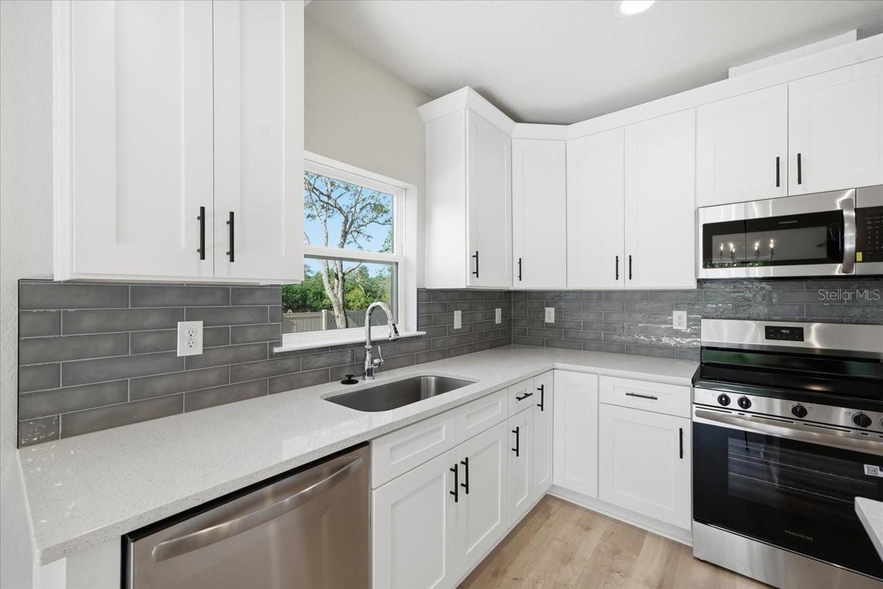 15212 HAWLEY RD, WEEKI WACHEE, FL, 34614