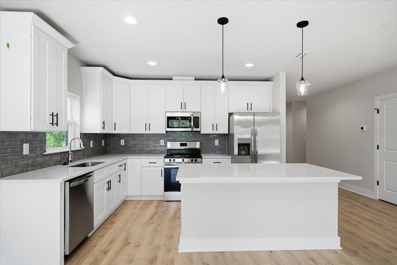 15212 HAWLEY RD, WEEKI WACHEE, FL, 34614