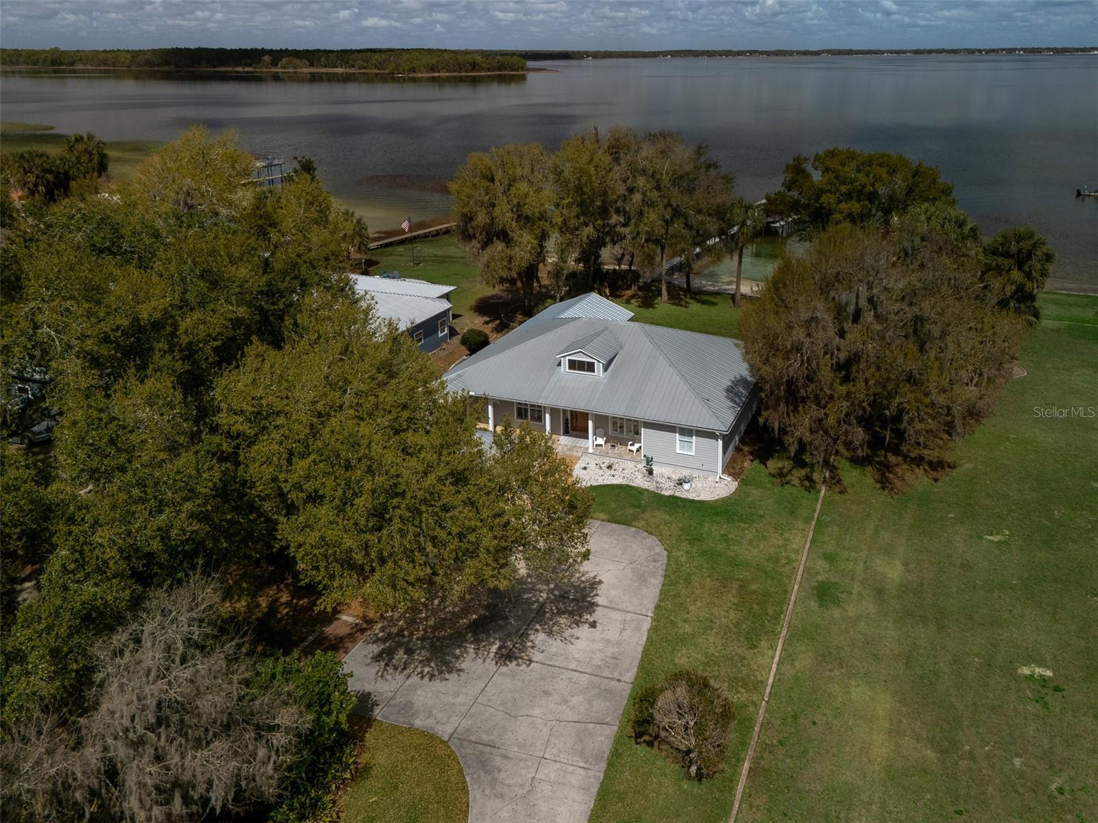 12495 SE SUNSET HARBOR RD, WEIRSDALE, FL, 32195