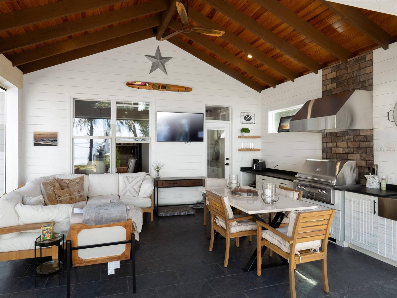 12495 SE SUNSET HARBOR RD, WEIRSDALE, FL, 32195