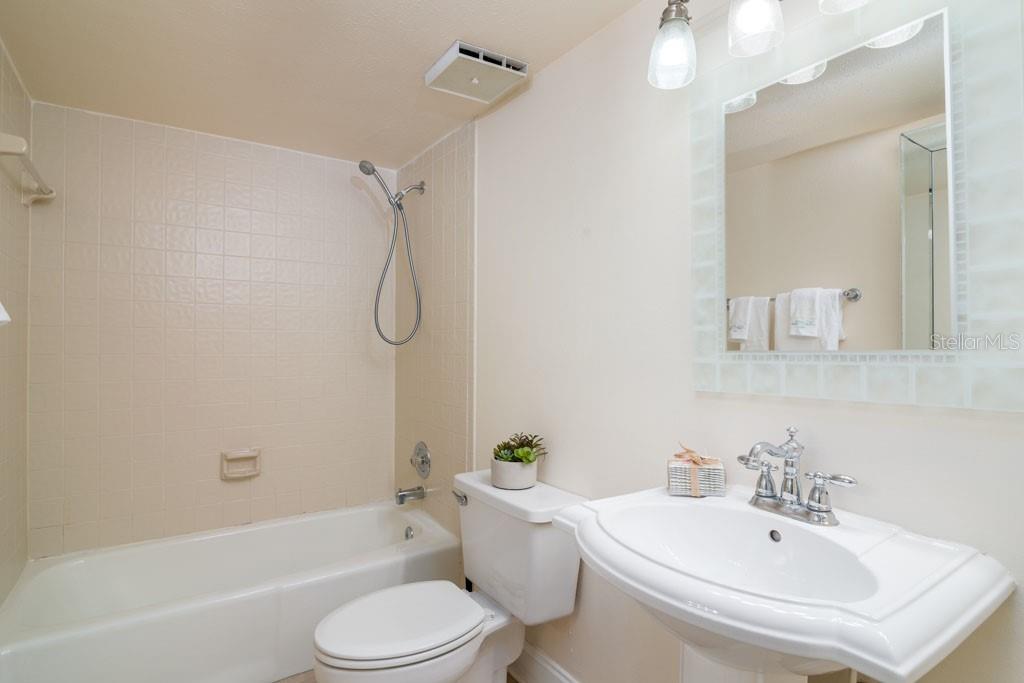 160 COLUMBIA DR #507, TAMPA, FL, 33606