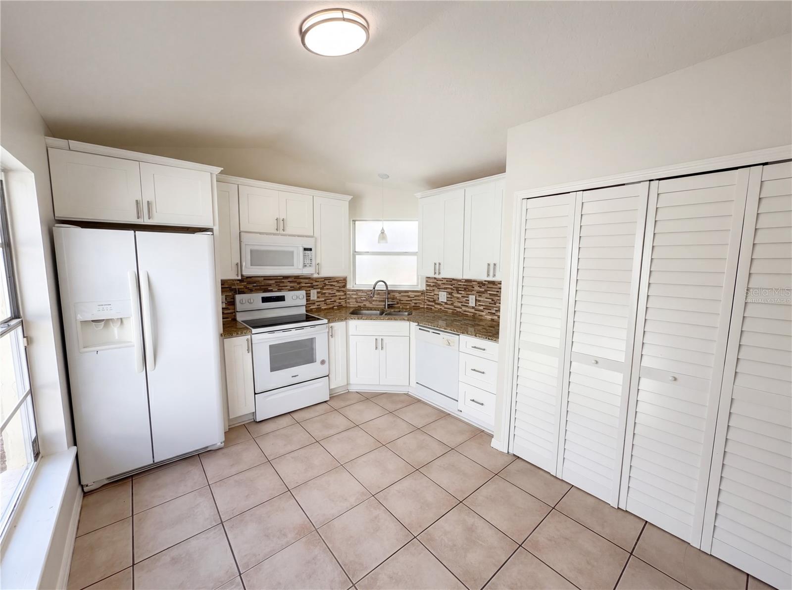 9814 DEAN COVE LN, ORLANDO, FL, 32825