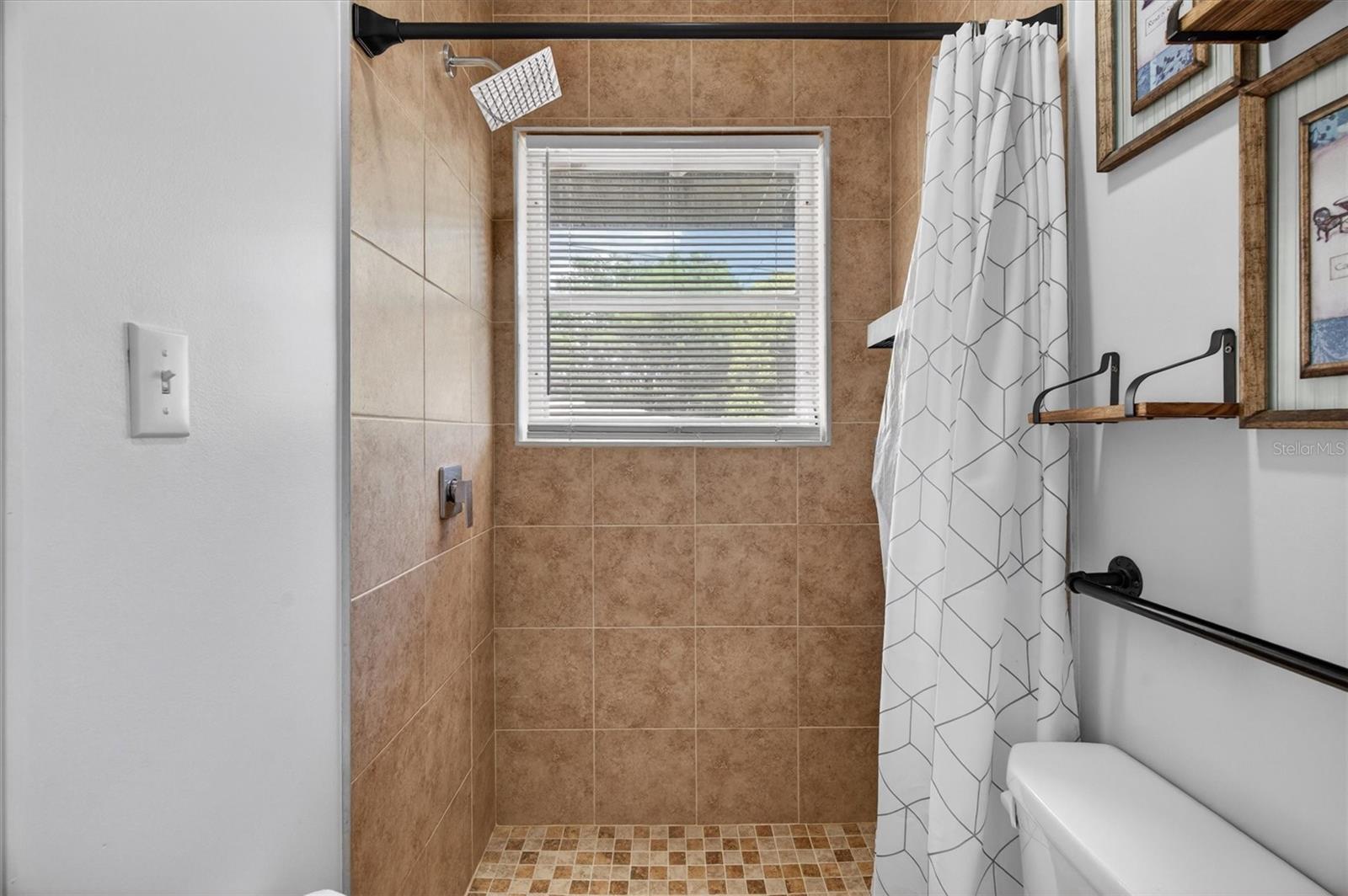 2303 MAHONEY AVE, LEESBURG, FL, 34748