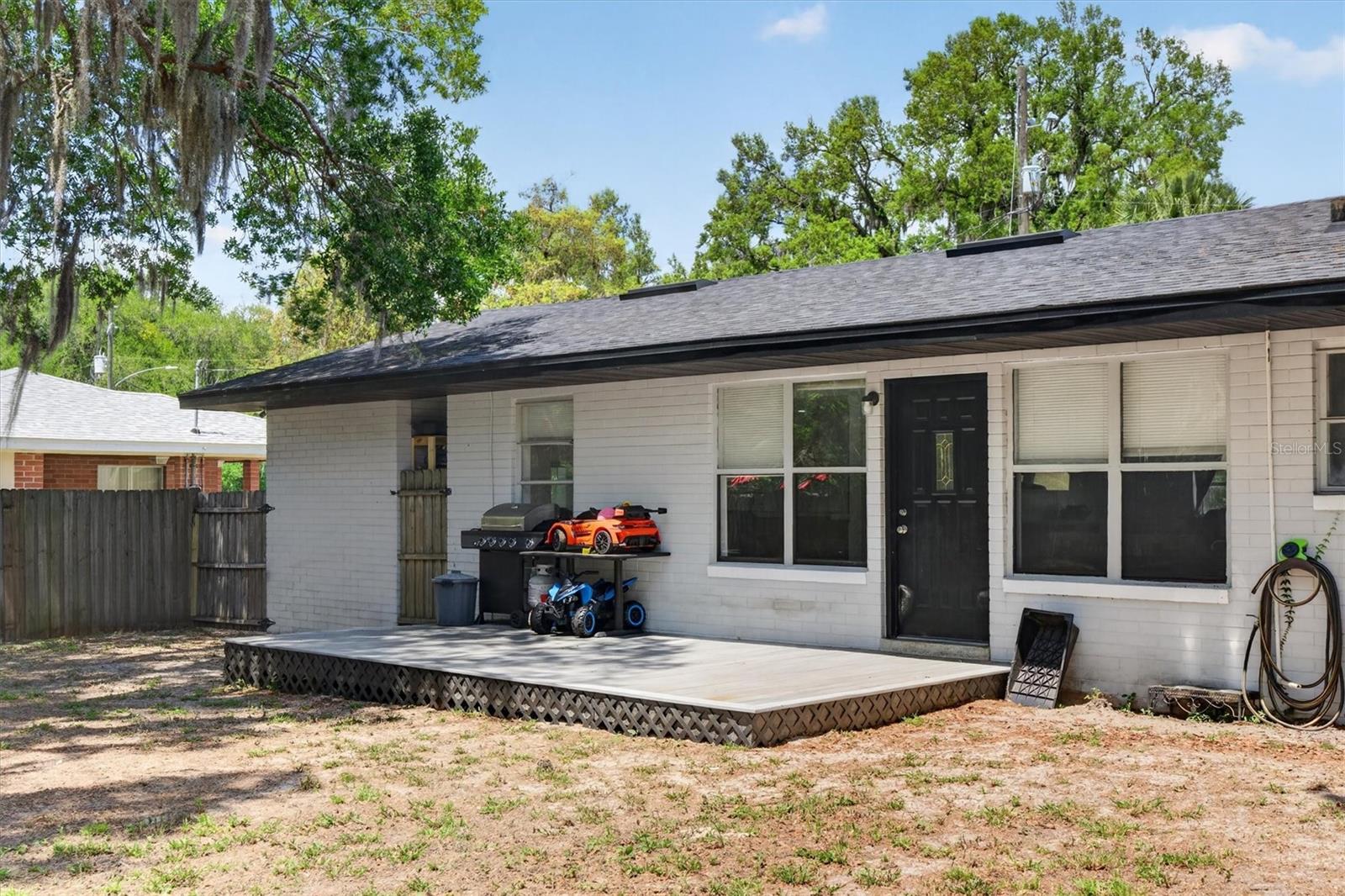 2303 MAHONEY AVE, LEESBURG, FL, 34748