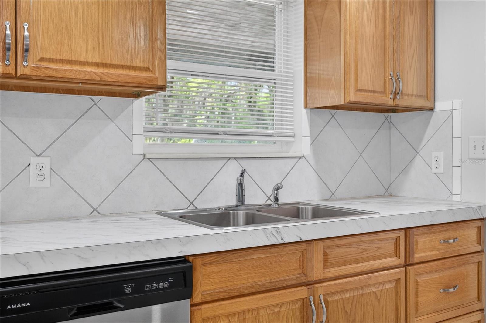 2303 MAHONEY AVE, LEESBURG, FL, 34748