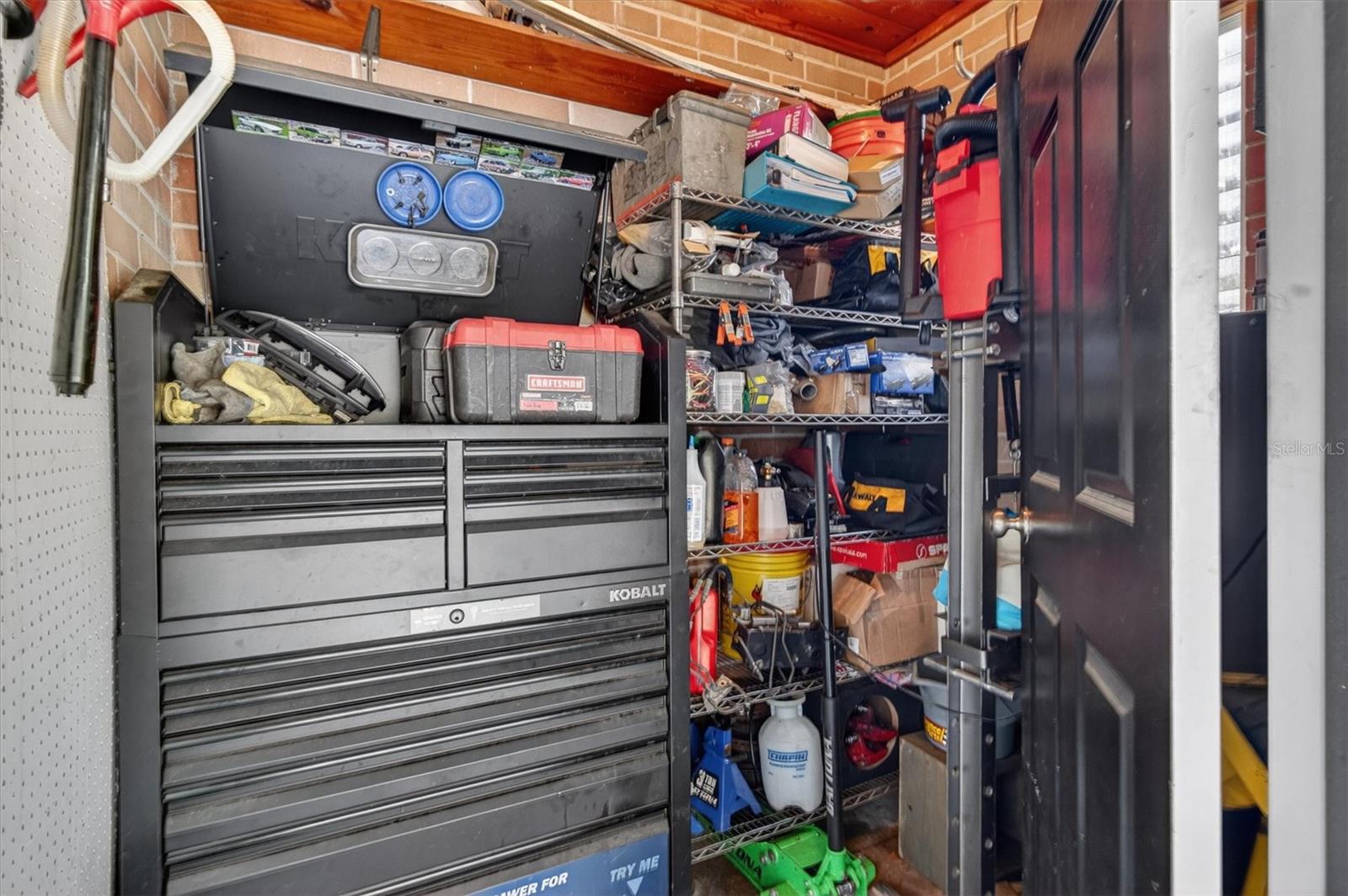 2303 MAHONEY AVE, LEESBURG, FL, 34748